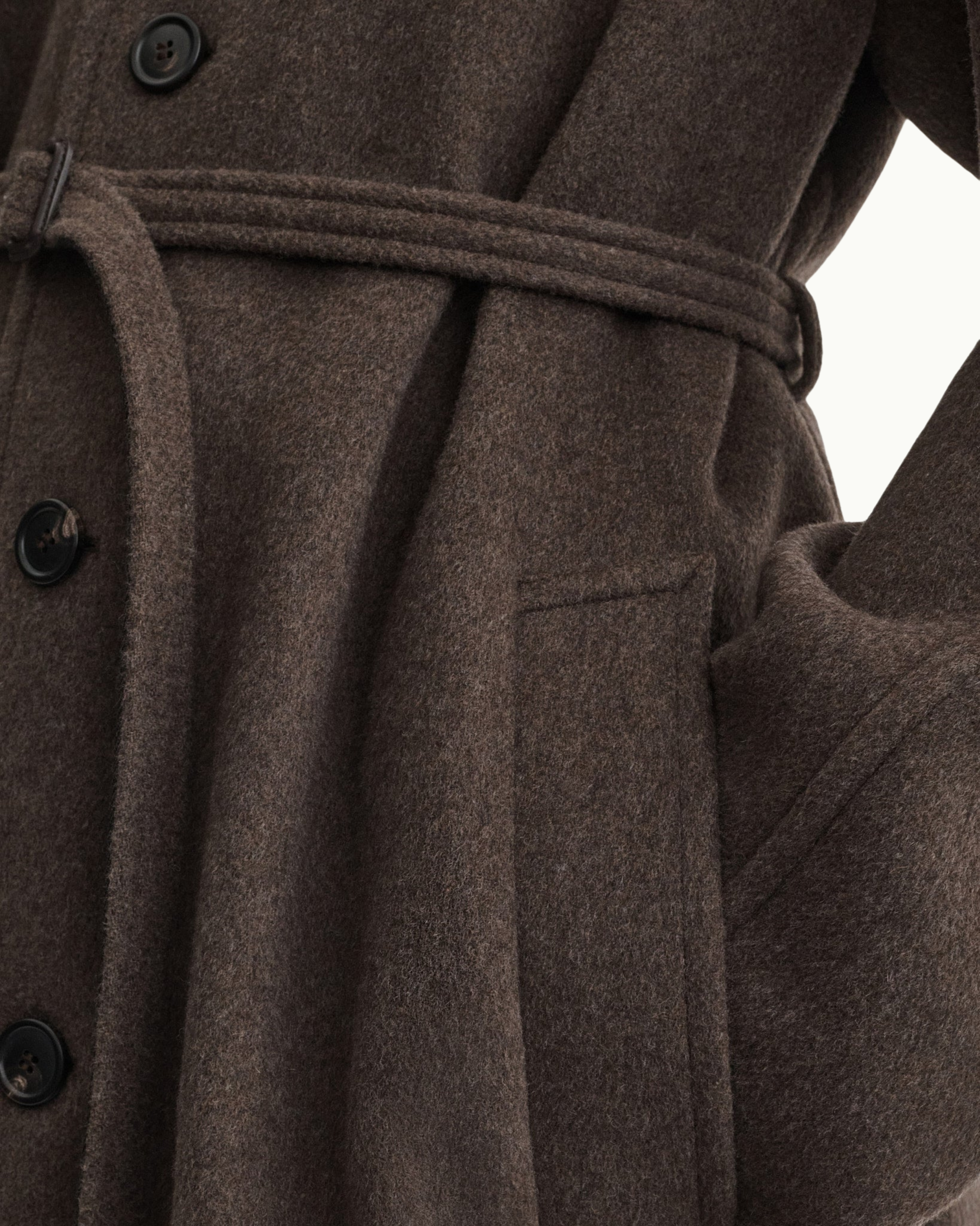 Curve Shoulder Coat